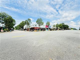 Bán lô góc kiot 407m2 đối diện kcn mỹ phước 3. đang cho thuê kín thu nhập 30 tr/tháng