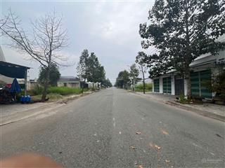 Bán đất nền dự án bella vista. đức hòa long an. giá 3tỷ3, 300m2