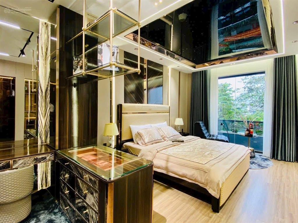 Hàng thơm mới xây dựng, đường nguyễn văn thươngq.bình thạnh. giá 4tỷ050/87,5m2, gần chợ văn thánh.