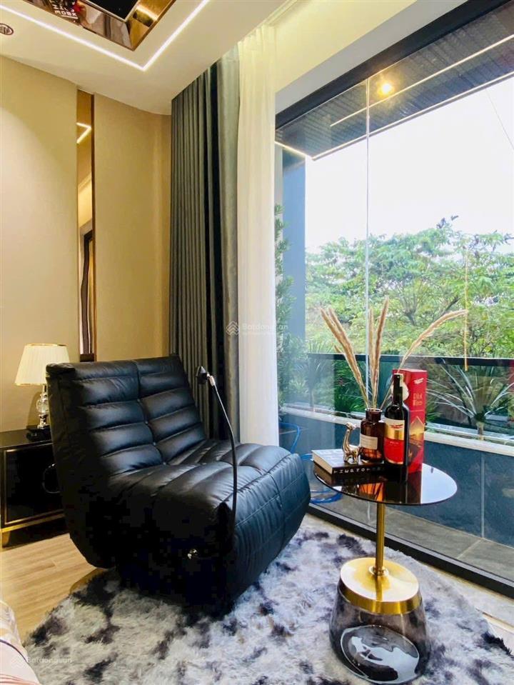 Hàng thơm mới xây dựng, đường nguyễn văn thươngq.bình thạnh. giá 4tỷ050/87,5m2, gần chợ văn thánh.