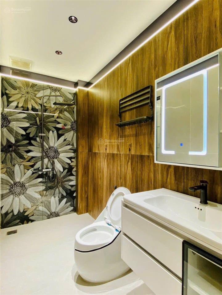 Hàng thơm mới xây dựng, đường nguyễn văn thươngq.bình thạnh. giá 4tỷ050/87,5m2, gần chợ văn thánh.