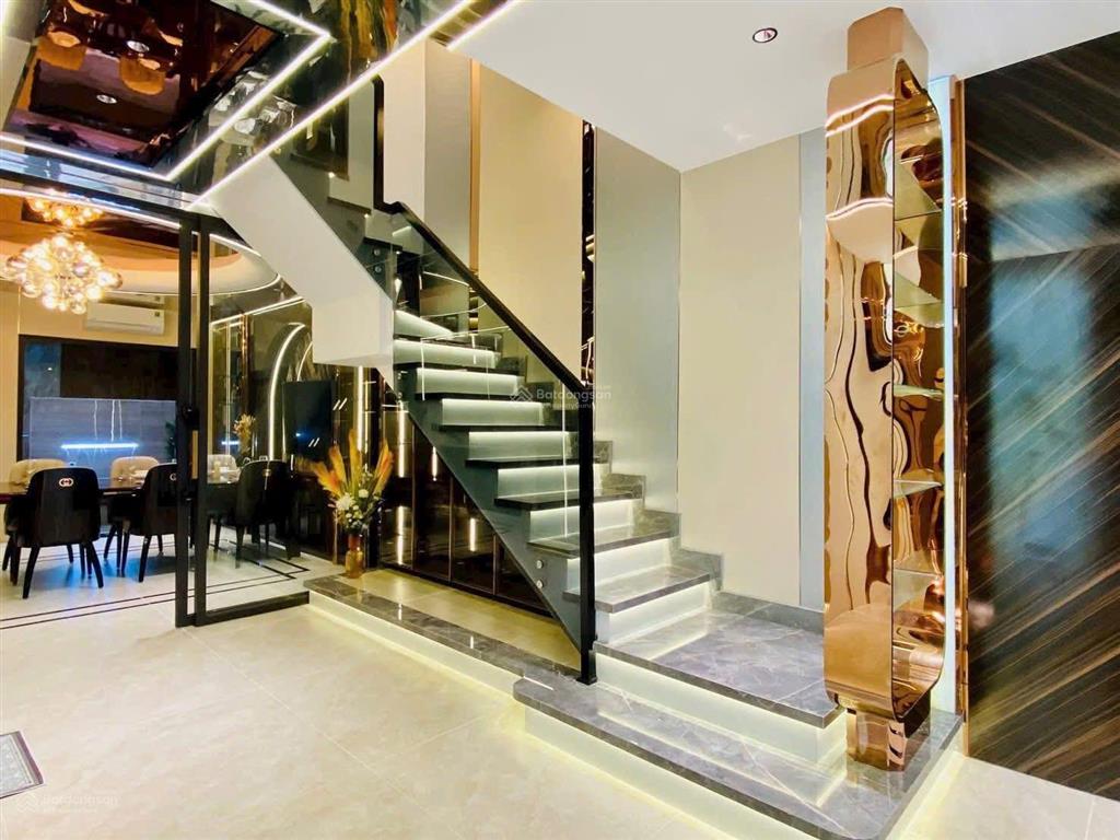 Hàng thơm mới xây dựng, đường nguyễn văn thươngq.bình thạnh. giá 4tỷ050/87,5m2, gần chợ văn thánh.