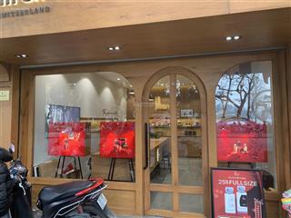 Cho thuê nhà mặt phố bà triệu. diện tích 70m2 x 2 tầng mặt tiền 8m sàn thông