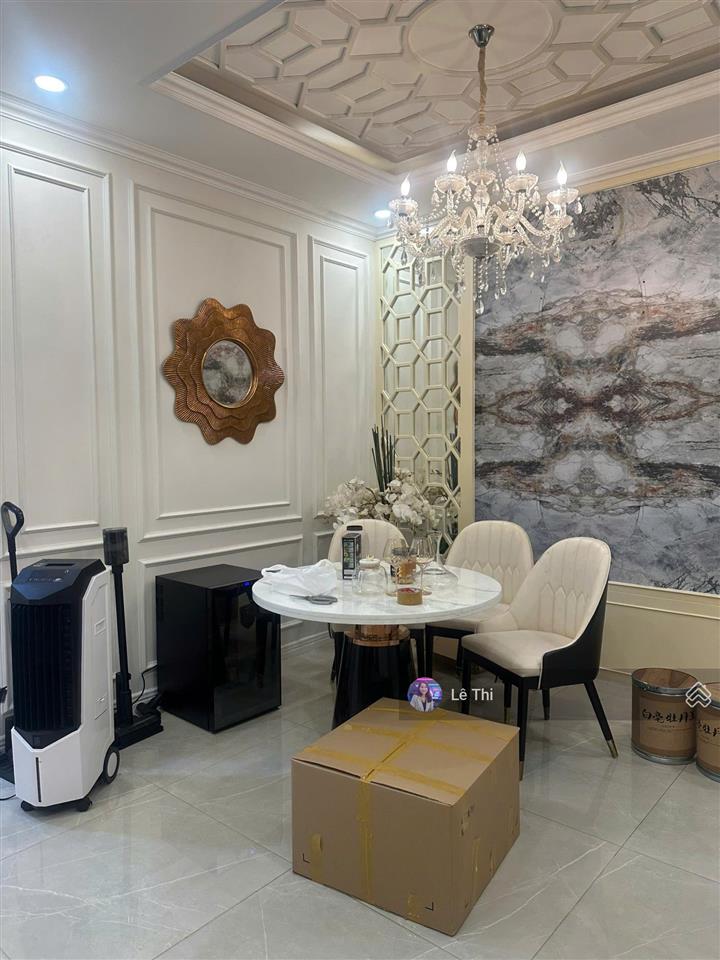 Hot bán căn hộ sunrise city view 3 phòng ngủ, 2 phòng tắm diện tích 105m2, bán 7.5 tỷ