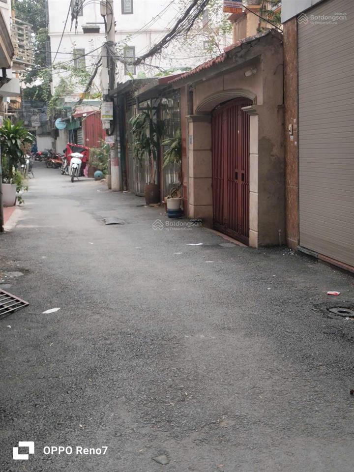 Bán nhà giải phóng, 30m2, 5 tầng, 7.8 tỷ, đi bộ ra bến xe nước ngầm, gần hồ linh đàm