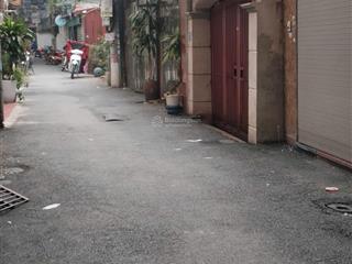 Bán nhà giải phóng, 30m2, 5 tầng, 7.8 tỷ, đi bộ ra bến xe nước ngầm, gần hồ linh đàm