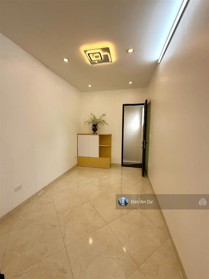 Bán nhà phố bạch mai, chỉ hơn 5 tỷ giữa trung tâm thành phố đi lại thuận lợi, tiện ích ngập tràn