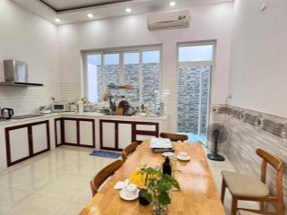 Nhà đẹp giá rẻ tặng toàn bộ nội thất mặt tiền cầu dứa phú nông 20m