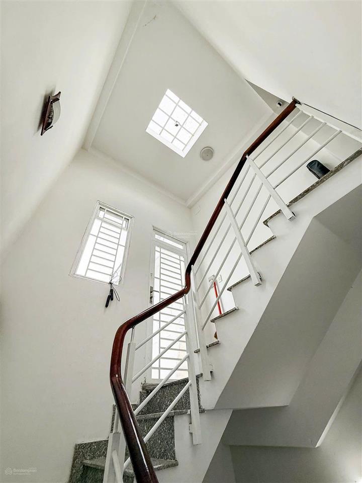 Bán gấp nhà hxh phùng tá chu, 64m2, 5 tầng btct, 5 pn, sân thượng, tiện cho thuê, giáp quận 6