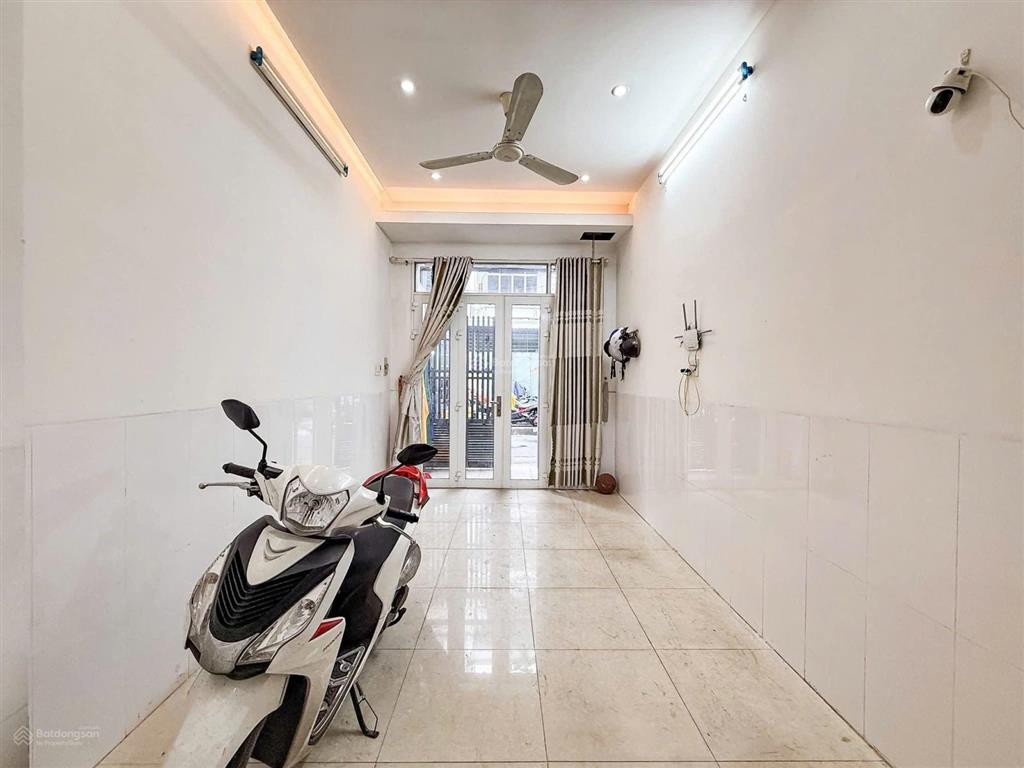 Bán gấp nhà hxh phùng tá chu, 64m2, 5 tầng btct, 5 pn, sân thượng, tiện cho thuê, giáp quận 6