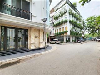 Chính chủ cần bán gấp nhà lô góc rẻ nhất phân lô kđt văn quán chỉ hơn 200 triệu/1m2  0927 113 ***