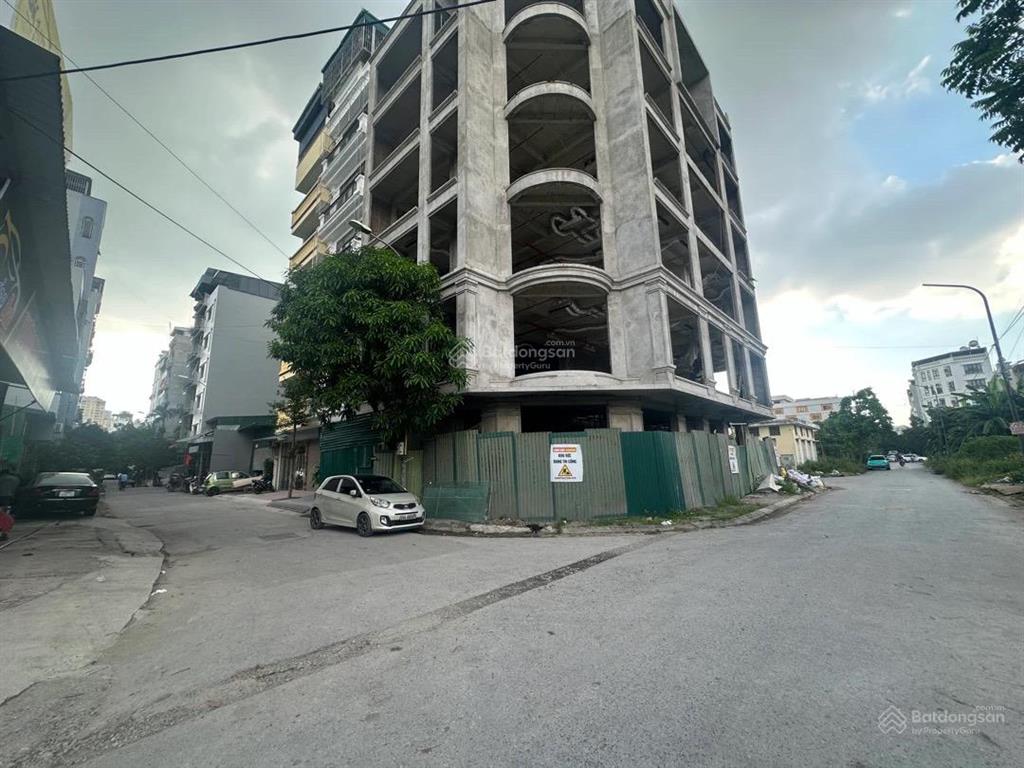 Tôi chính chủ cần bán gấp đất 50m2 dịch vụ vạn phúc oto tránh nhau chỉ 13tỷ9 gần hồ vp 0927 113 ***