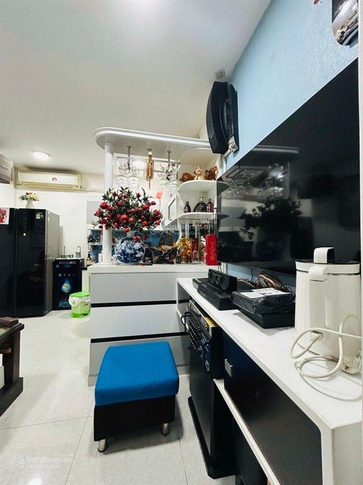 Nhà 68m2, nhỉnh 3 tỷ, đường trần thị hè, hẻm xe hơi.  ngà nhà phố hỗ trợ xem nhà trực tiếp