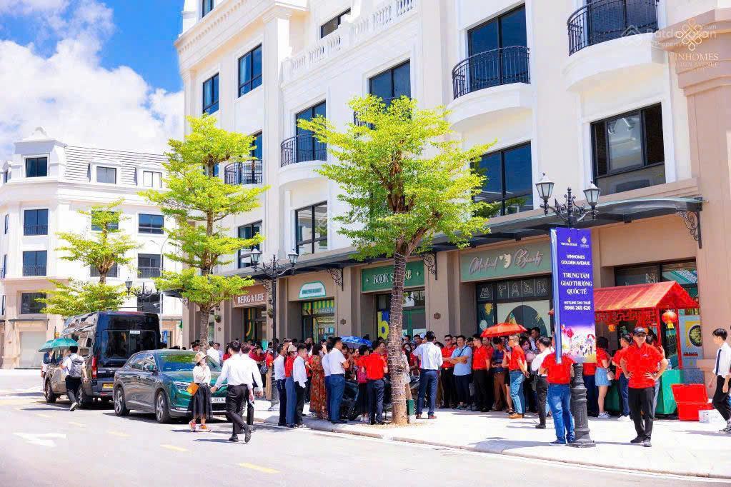 Bán gấp 2 căn góc 88m2 & 128m2, hoàn thiện 1 tầng, đã sẵn hợp đồng thuê 5 năm. cho thuê 3972tr/th