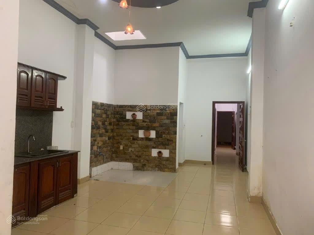 Bán nhà c4 1pk,4pn,2wc  nhà mặt tiền thuận tiện kinh doanh  tiện ích xung quanh đầy đủ giá 7tỷ3