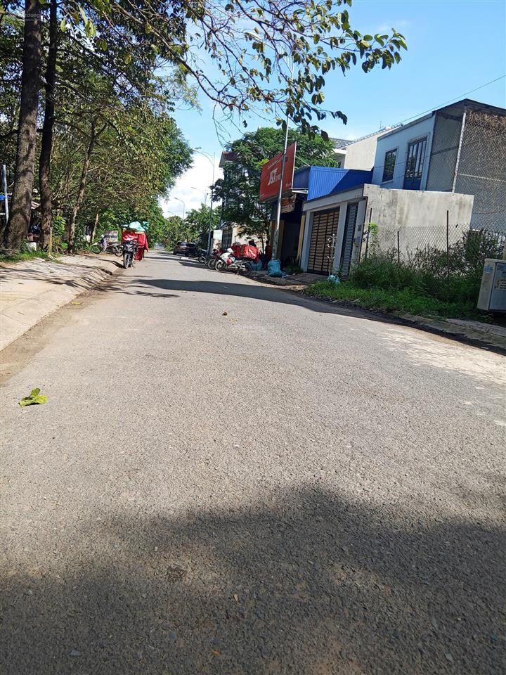 Nhà phân lô sát vinhomes grand park 147m2 4 tầng