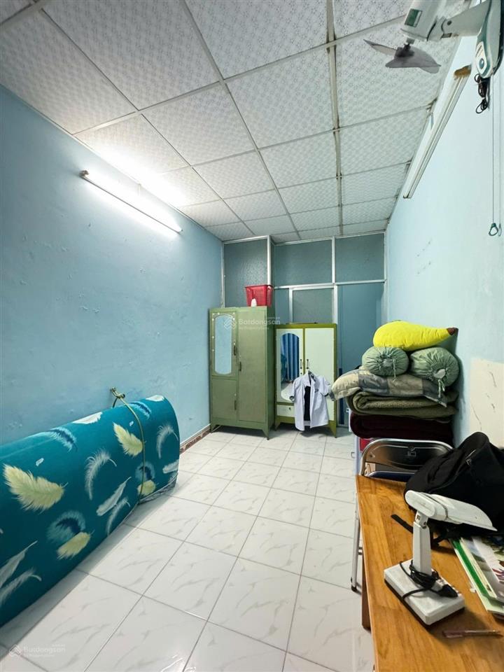 Nhà 2 tầng sổ riêng không quy hoạch ngay chợ 339