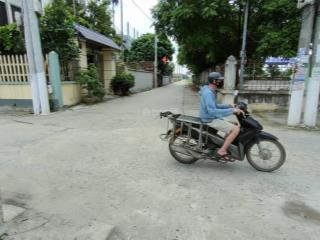 Lô đất 40m2 , 2 mặt tiền, xe ô tô đậu cửa, cách đường 23 là 500m