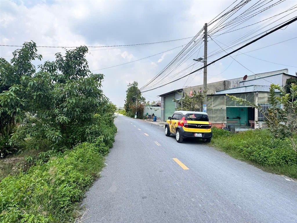 Lô đất mt đường gần 10m  dt 190,7 m2  chỉ 1,950 tỷ.