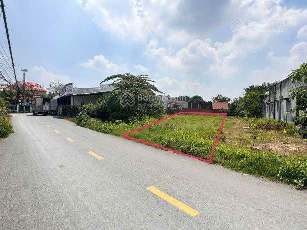 Lô đất mt đường gần 10m  dt 190,7 m2  chỉ 1,950 tỷ.