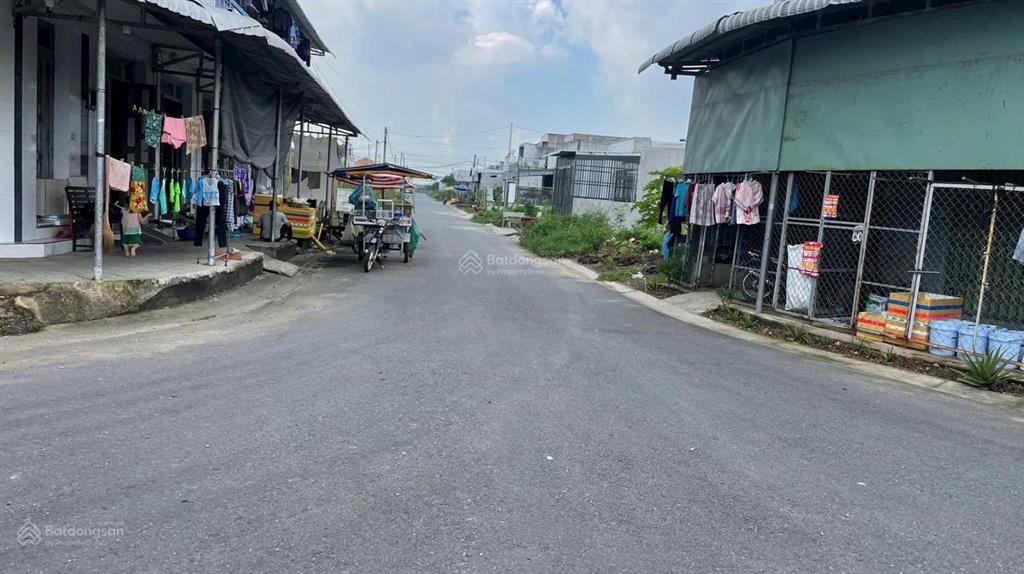 Hàng hiếm 1 sẹc đại lộ long an xã hựu thạnh long angiá 1ty7dt 125m2 shr sang tên ngay