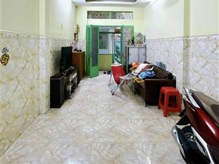 Bán gấp nhà nở hậu 6m hẻm 240 cách mạng tháng 8, quận 3