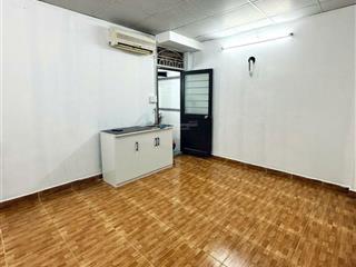 Bán nhà ngang tận 4m cách mạng tháng 8, quận 10