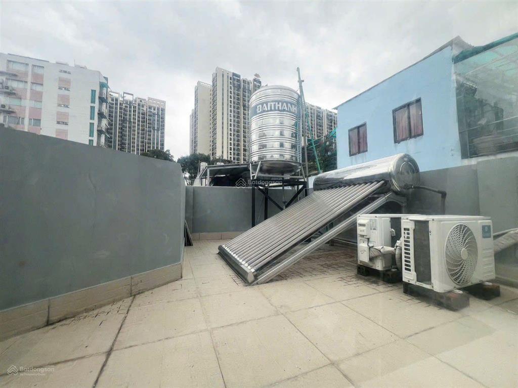 Gấp bán giảm 650 triệu. nhà quận 10 gần mặt tiền đường 3 tháng 2. hẻm 3 gác thông. 6 tỷ 2.
