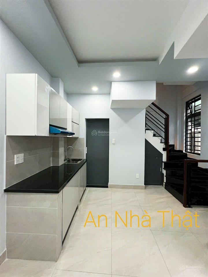 Gấp bán giảm 650 triệu. nhà quận 10 gần mặt tiền đường 3 tháng 2. hẻm 3 gác thông. 6 tỷ 2.