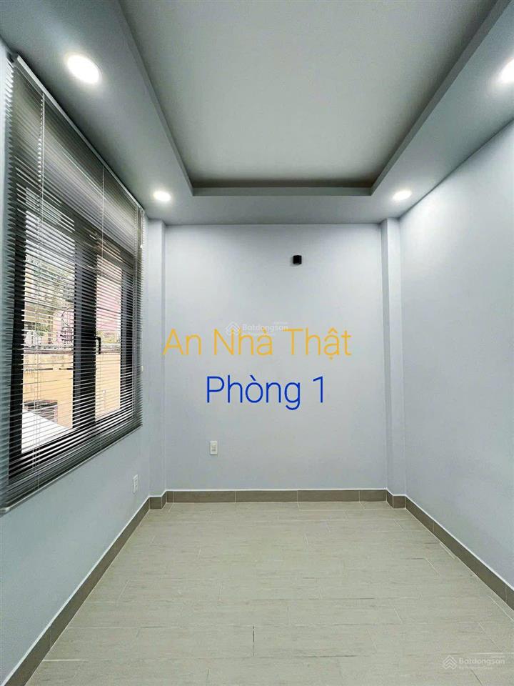 Gấp bán giảm 650 triệu. nhà quận 10 gần mặt tiền đường 3 tháng 2. hẻm 3 gác thông. 6 tỷ 2.