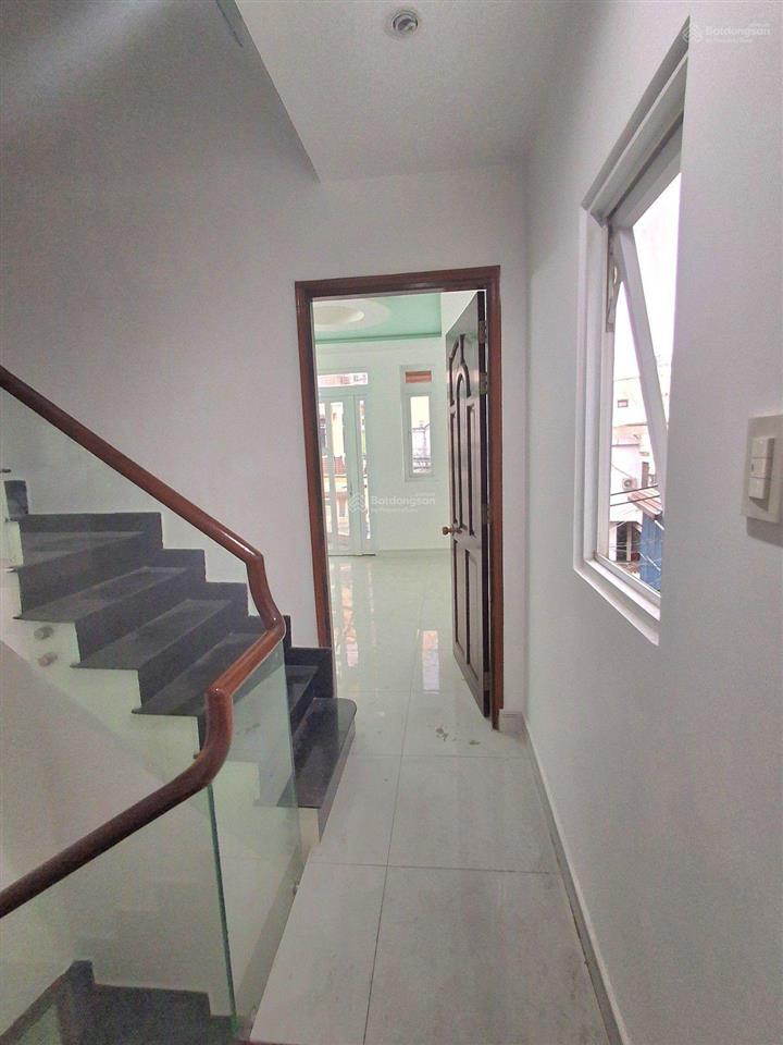 Bán nhà quận 10, cmt8. gần chợ hòa hưng. gần mặt tiền đường, 7tỷ8