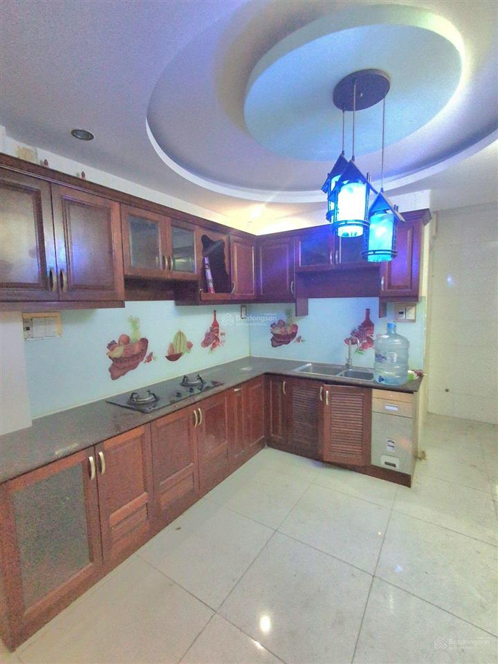 Bán nhà quận 10, cmt8. gần chợ hòa hưng. gần mặt tiền đường, 7tỷ8