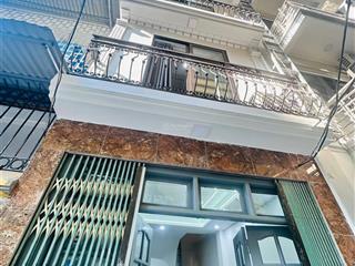 Ô tô đỗ cửa  đường võ chí công  full công năng  phân lô  sổ đỏ nở hậu  sân chơi trước cửa nhà