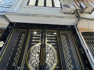 Nhà đẹp  trung tâm phố yên hoà  hai thoáng  full nội thất  gần phố  đầy đủ công năng  hiếm