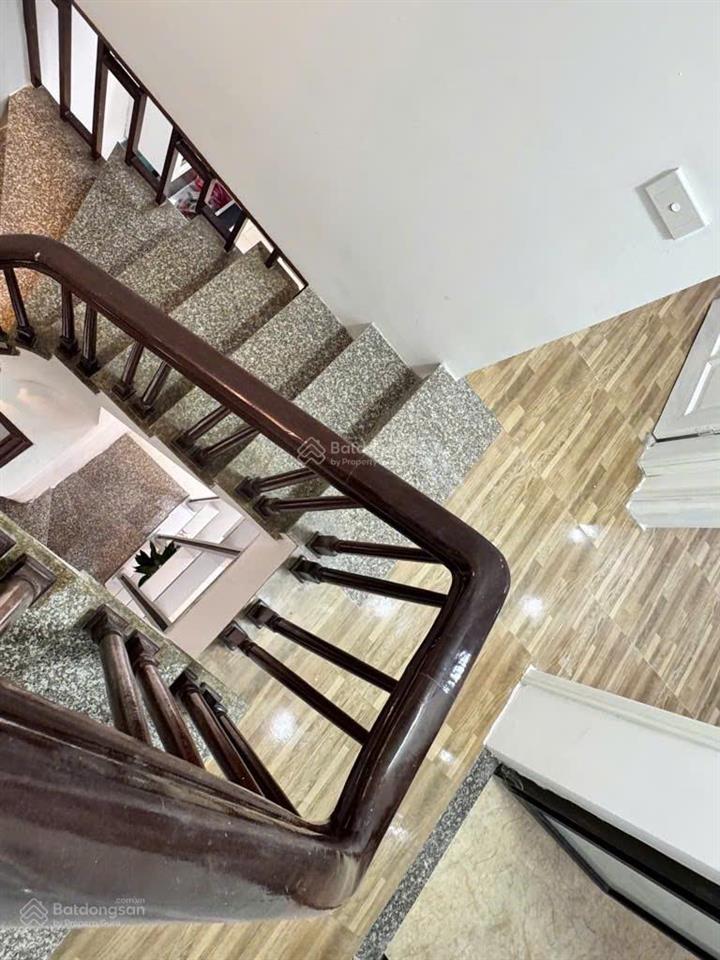 Bán nhà riêng tại la nộigiá 6,35 tỷdiện tích 42 m2căn góc 3 thoáng