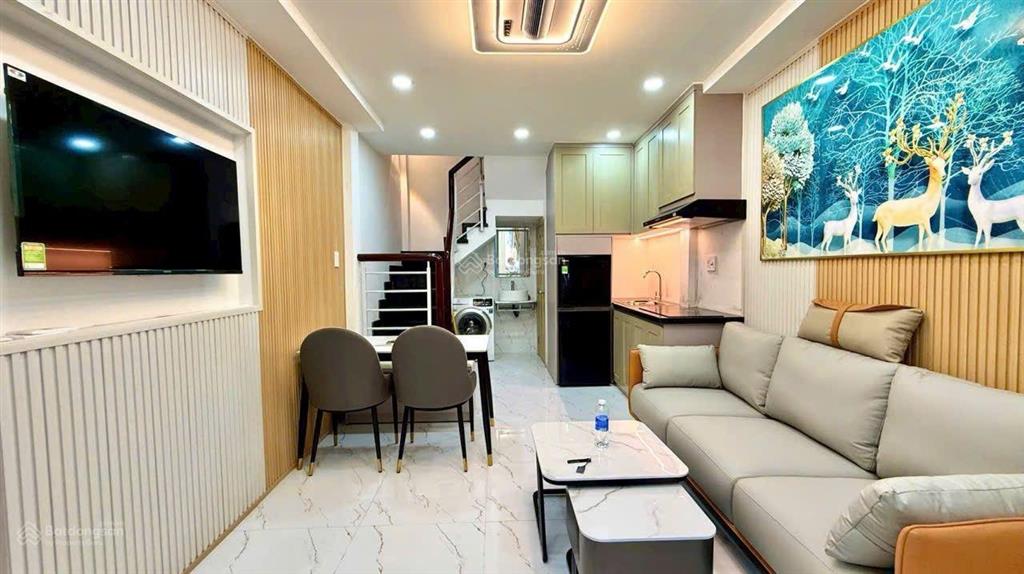 Nhà mới trung tâm quận 3  3 tầng  2pn  hẻm 3,5m lý thái tổ  giá chỉ ~ 5 tỉ