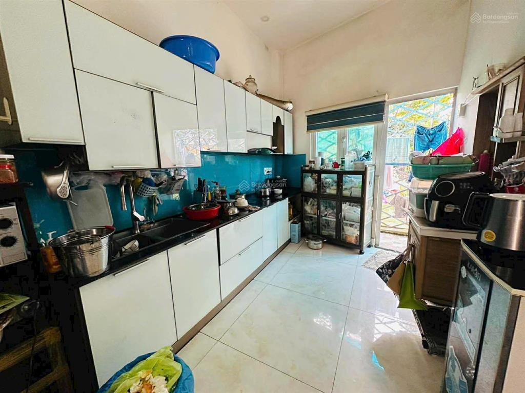 Đường 1 xẹt 3 tầng siêu đẹp, 57m2, hxh, 4pn, vị trí trung tâm q9, xấp xỉ 6 tỷ