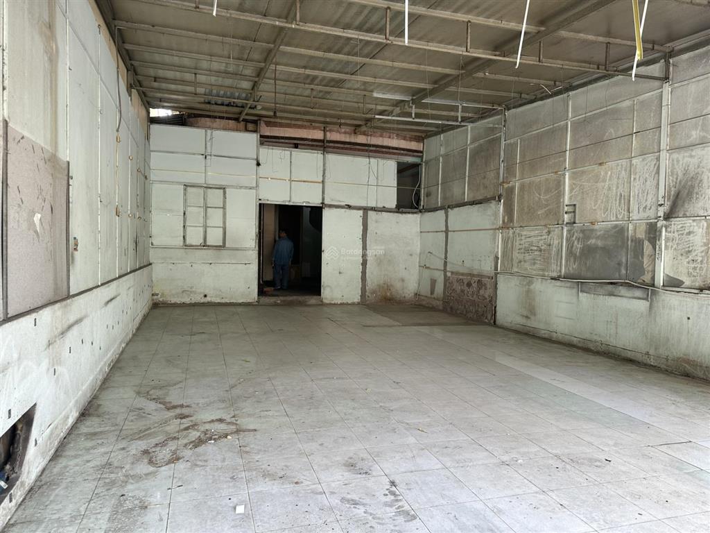 Cho thuê nhà 20mx30m=630m2 mt chu mạnh trinh sát dân chủ. vỉa hè rộng. giá 150 triệu/tháng tl