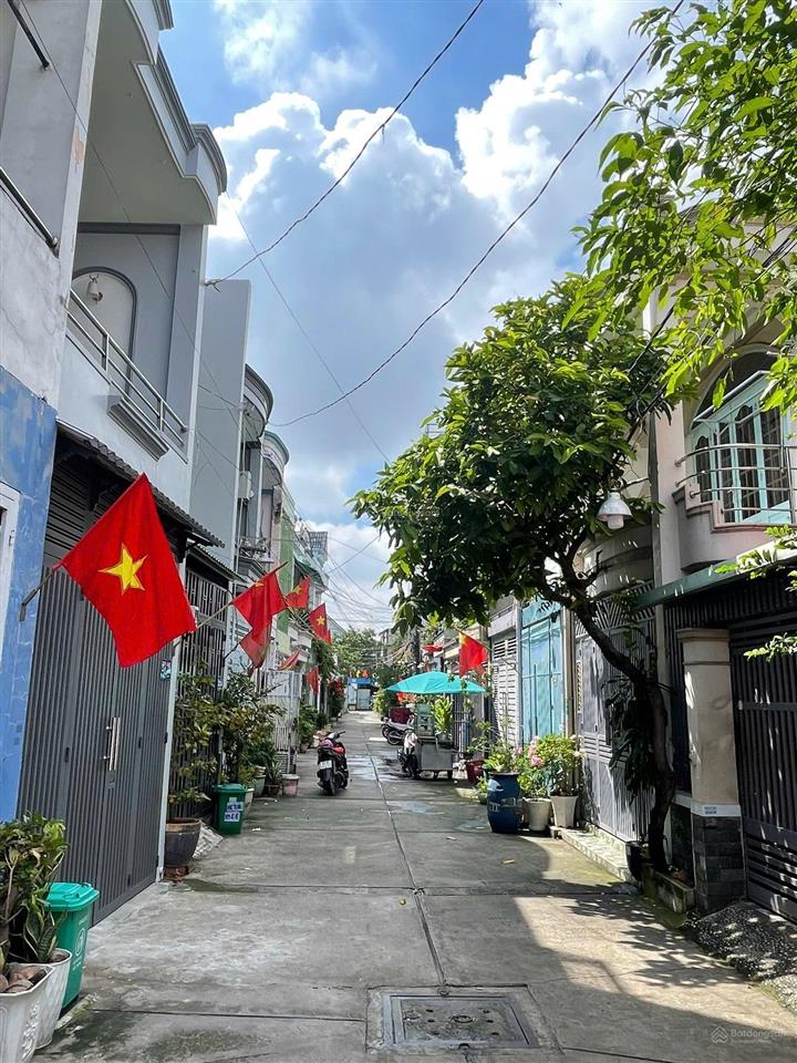 Bán nhà 8x15m sát trường quốc tế nam việt , phan văn hớn , qua tân bình 5p, giá 9,5 tỷ tl mạnh