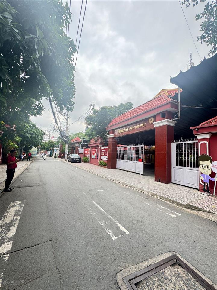 Bán nhà 8x15m sát trường quốc tế nam việt , phan văn hớn , qua tân bình 5p, giá 9,5 tỷ tl mạnh