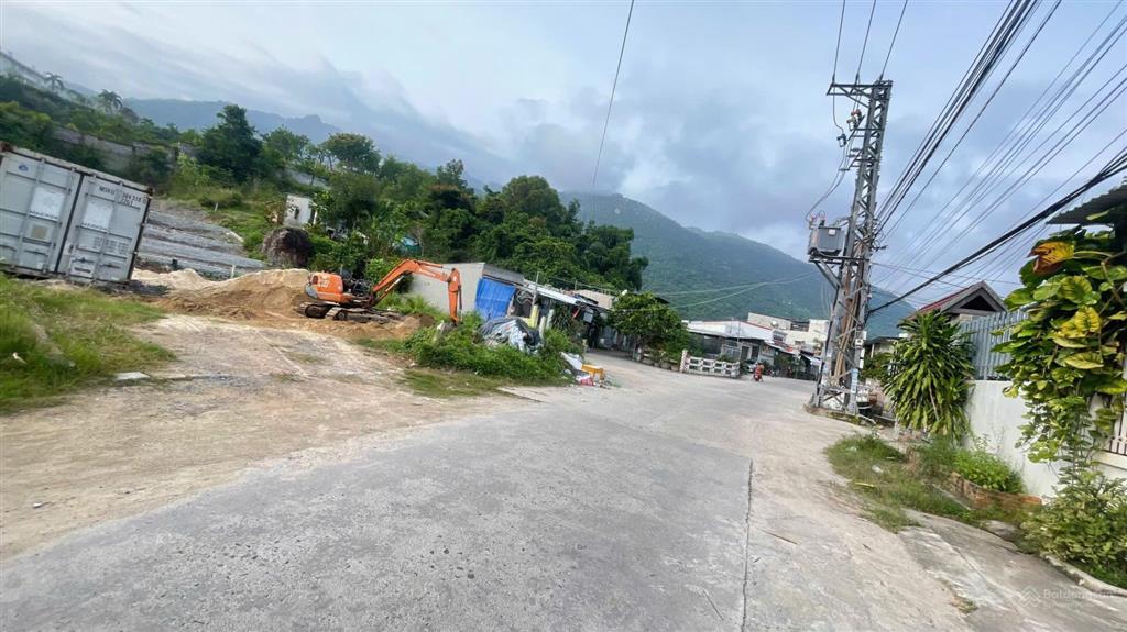 Chủ gửi bán lô góc mặt tiền trung tâm phước đồng nha trang.  0989 783 ***