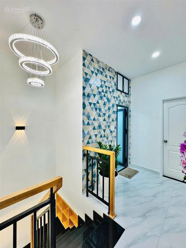 Chuyển công tác bán nhà hẽm 6m phạm phú thứ, 4 x 13, 3 tầng btct, 4pn, tiện di chuyển về trung tâm