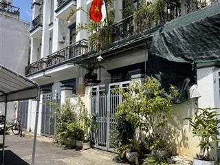 B.á.n n.h.à 3 tầng đẹp  nhìn là muốn dọn vô ở liền!