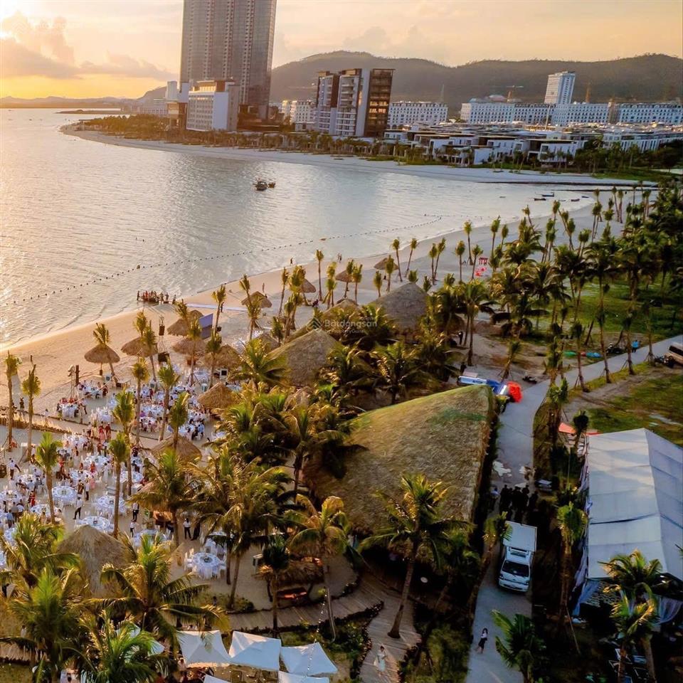 Chỉ 2 tỷ vốn 30% sở hữu căn 2pn 84,20m² view biển aria bay duy nhất 1 căn