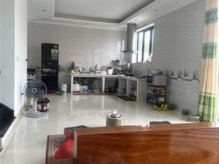 Bán cả nhà cả đất 257m2 có đầy đủ nội thất trang thiết bị nhà vệ sinh khép kín trong ngôi nhà