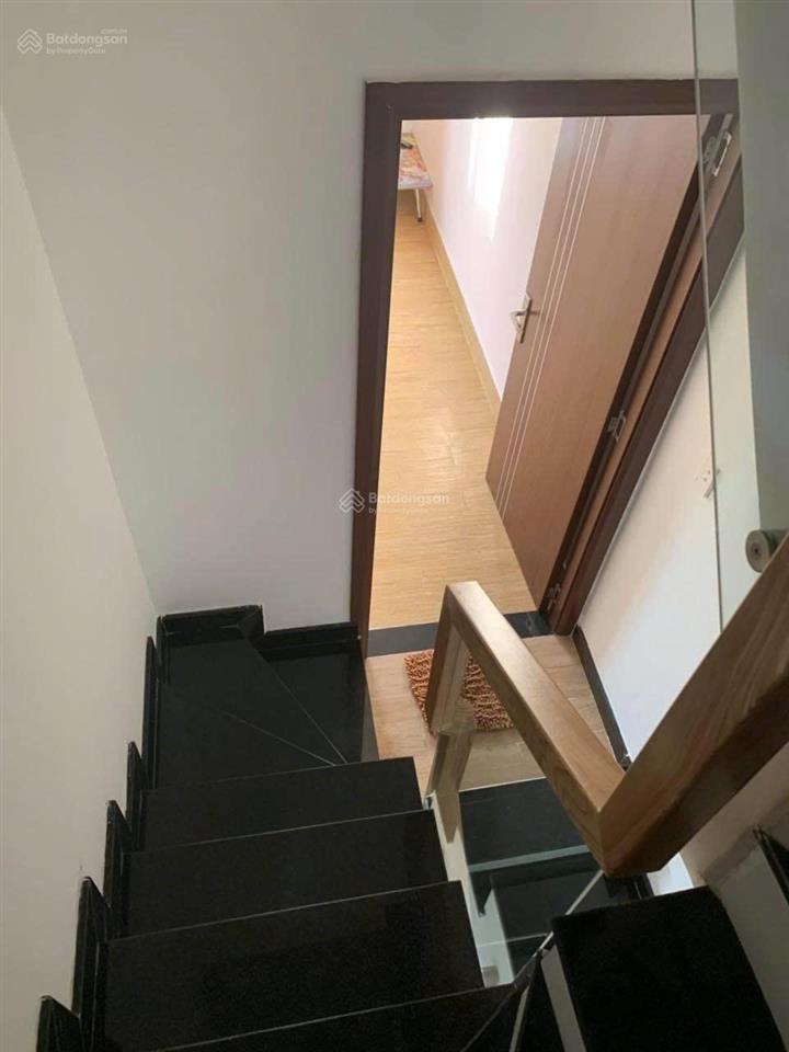 Tl28  nhà sổ hồng  2 lầu  ép cọc  đúc thật  1tỷ230tr