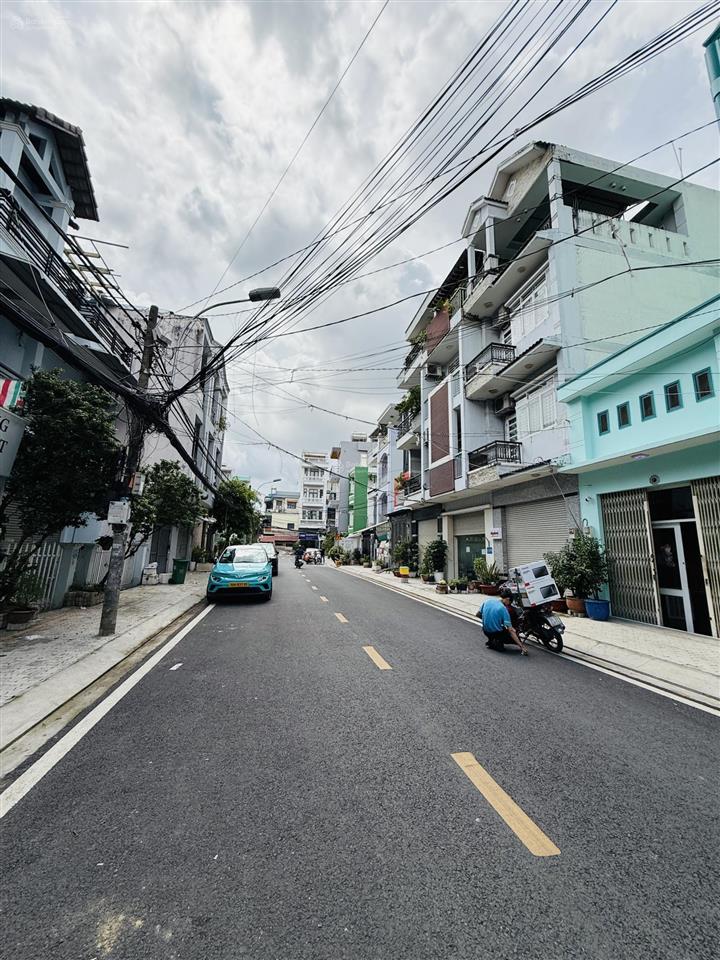 Bán đất đẹp mặt tiền đường số gần lâm văn bền trung tâm quận 7.diện tích 140m2.