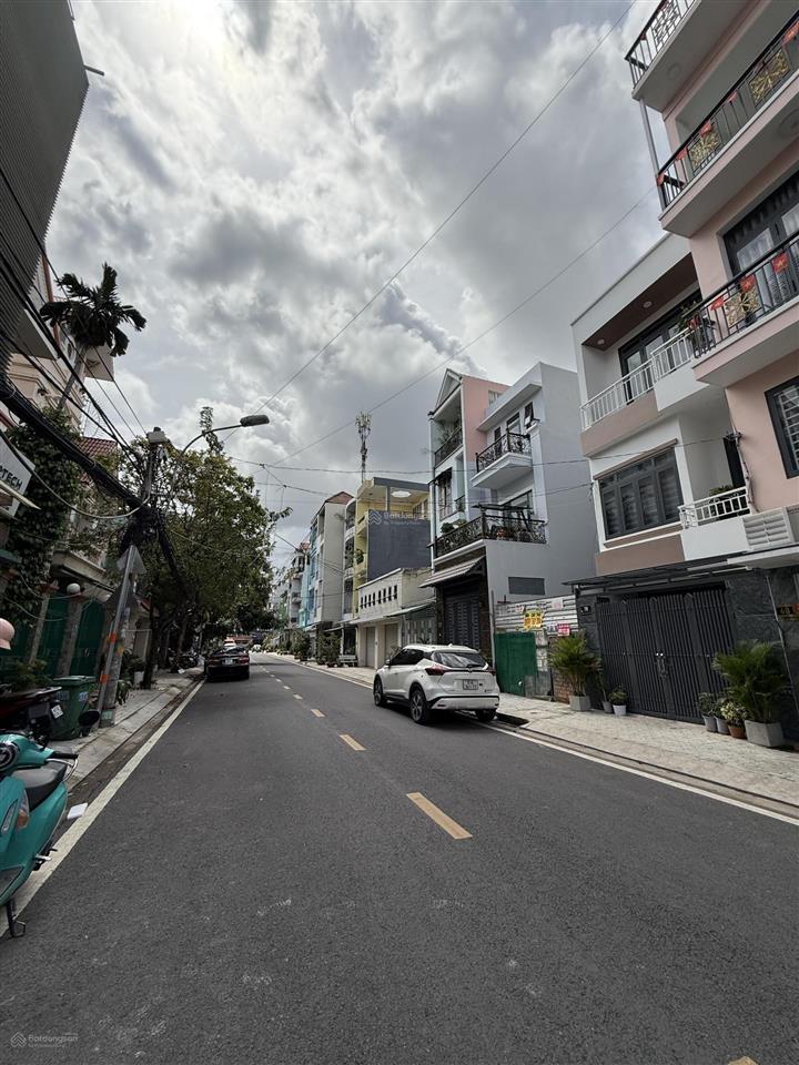 Bán đất đẹp mặt tiền đường số gần lâm văn bền trung tâm quận 7.diện tích 140m2.