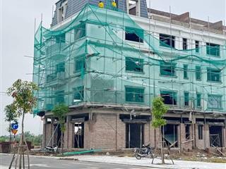 Vị trí sông đà 7 nằm cạnh khu công nghiệp đồng văn 3. với nguồn công nhân và dân cư đông đúc