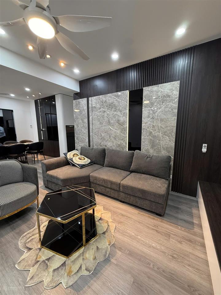 Tôi cần bán 2pn goldmark full nội thất đẹp 6,2 tỷ